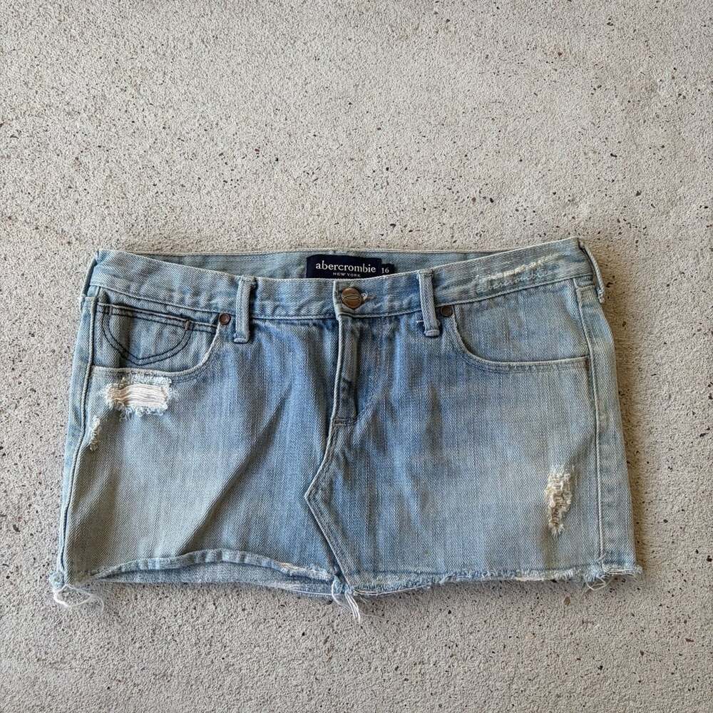 Abercrombie & Fitch Y2K Distressed Light Wash Denim Mini Skirt Size 16